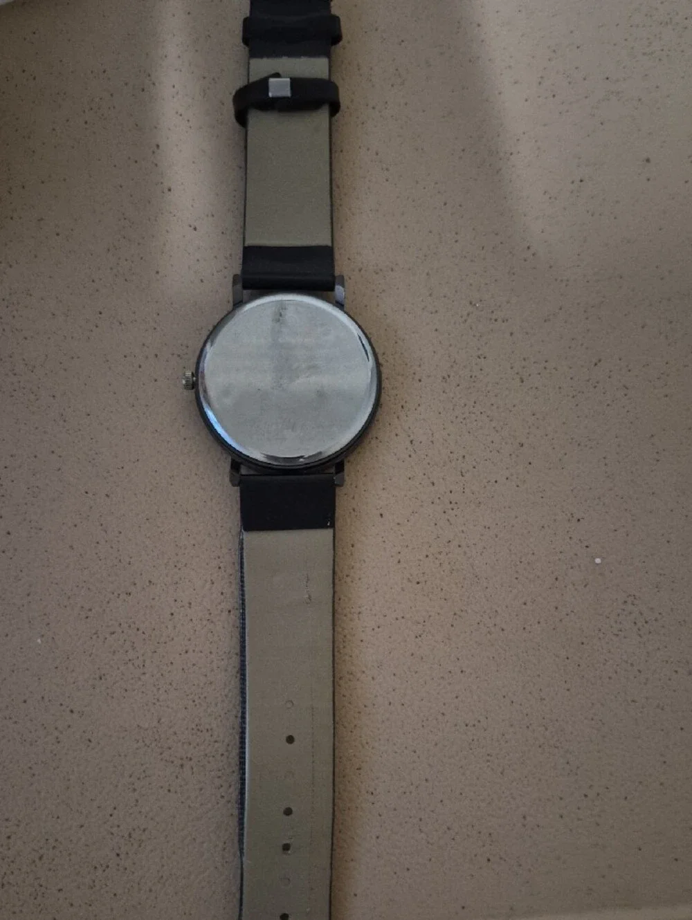Minimalist Black Men's Wrist Watch - Classic Silicone Strap